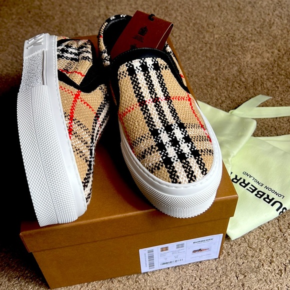 BURBERRY SNEAKERS / SLIP-ON / LOAFERS FOR WOMEN. EU SIZE 40; UK 7. - Picture 3 of 9